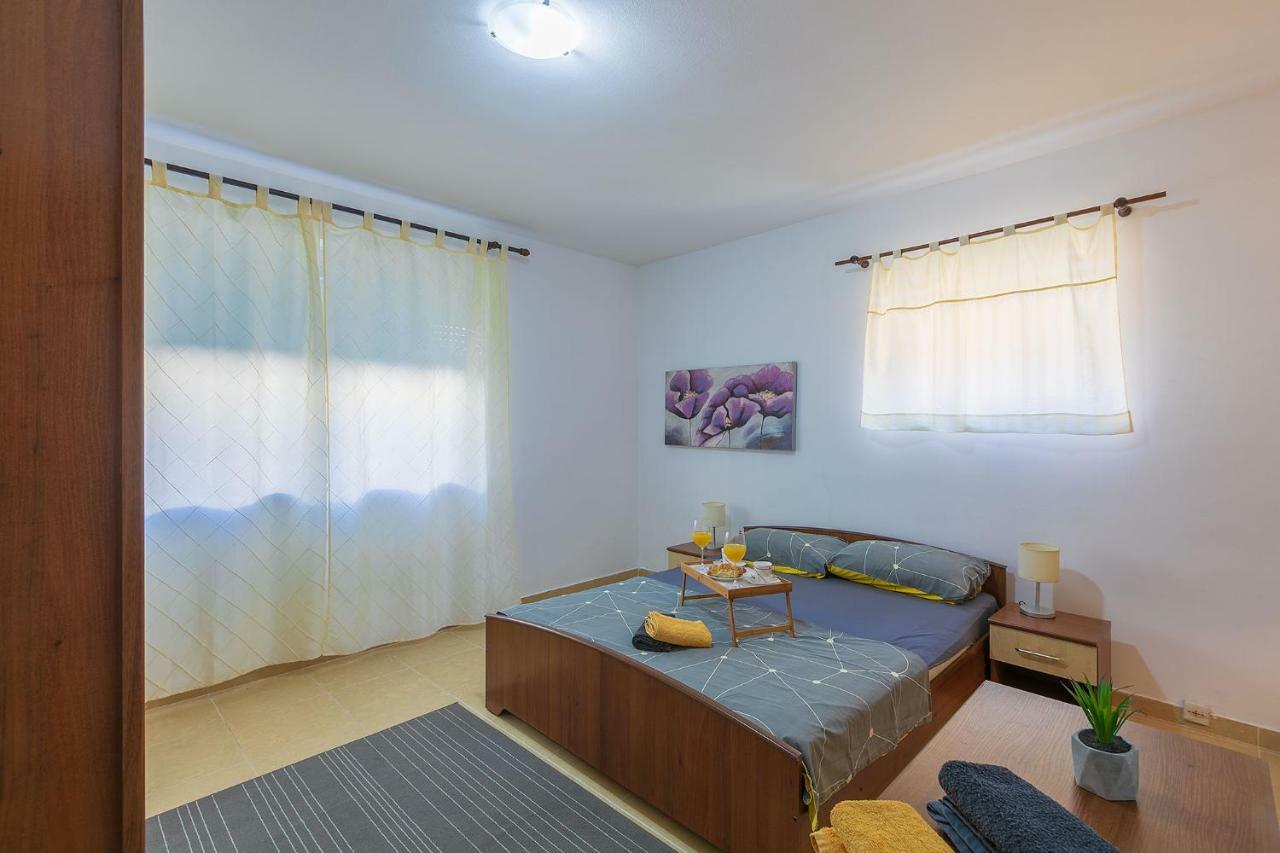 Polias Apartment Пула Экстерьер фото